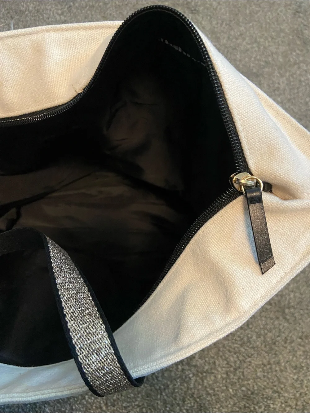 NWT VS Tote with Gold Glitter Trim. Has been in storage for years!🤯